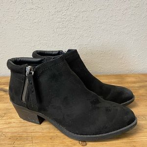 Black Suede Leather White Mountain Bootie EUC Size 6